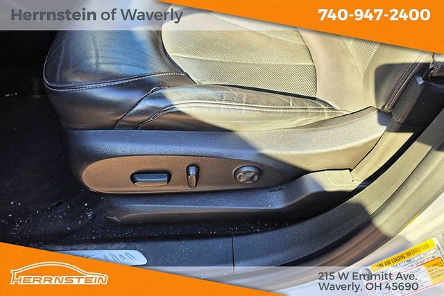 Used 2019 Buick Envision Essence FWD image 17