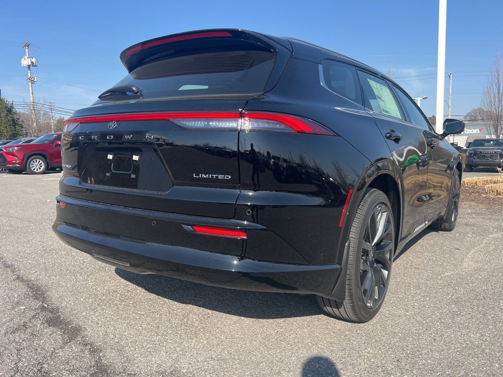 New 2025 Toyota Crown Signia image 15