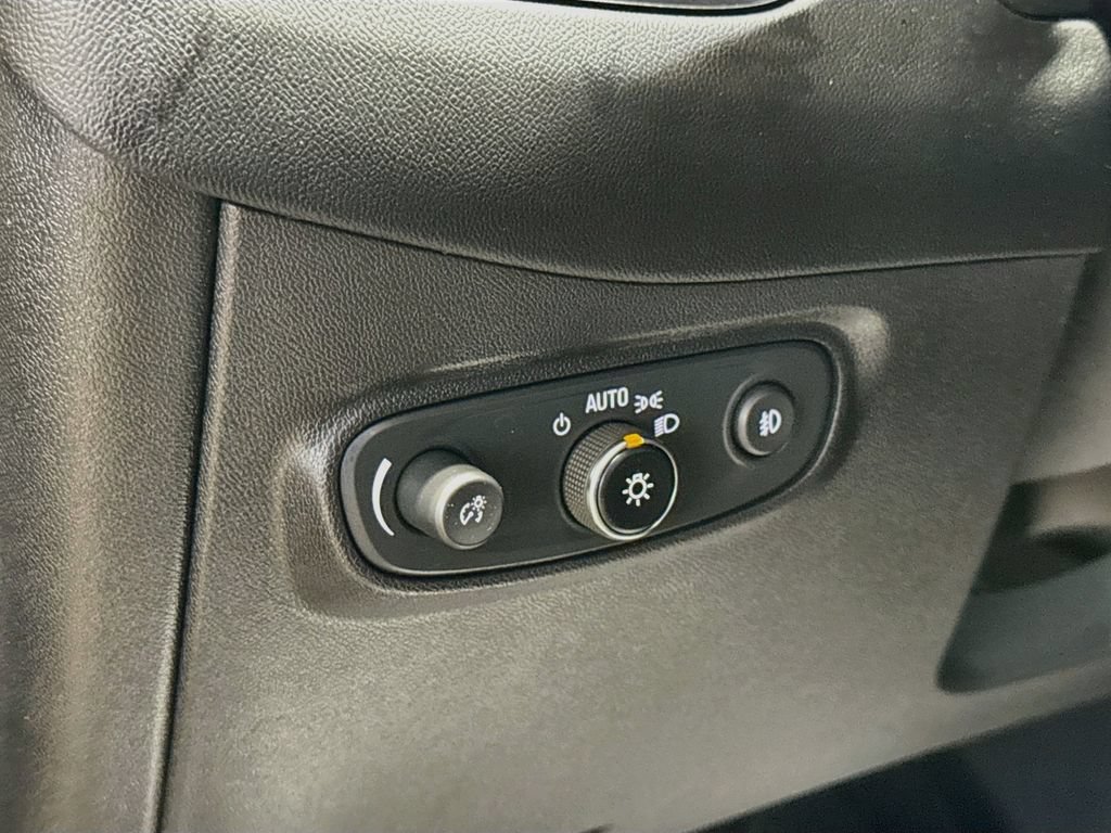 Used 2020 Chevrolet Equinox LT FWD image 10