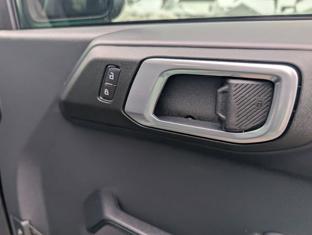 New 2025 Ford Bronco Outer Banks w/ Sasquatch Package image 47