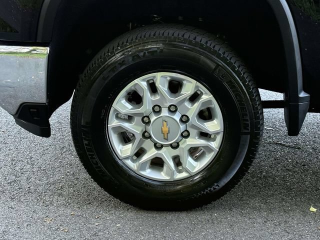 Certified 2025 Chevrolet Silverado 3500 LT w/ Safety Package AWD/4WD image 9