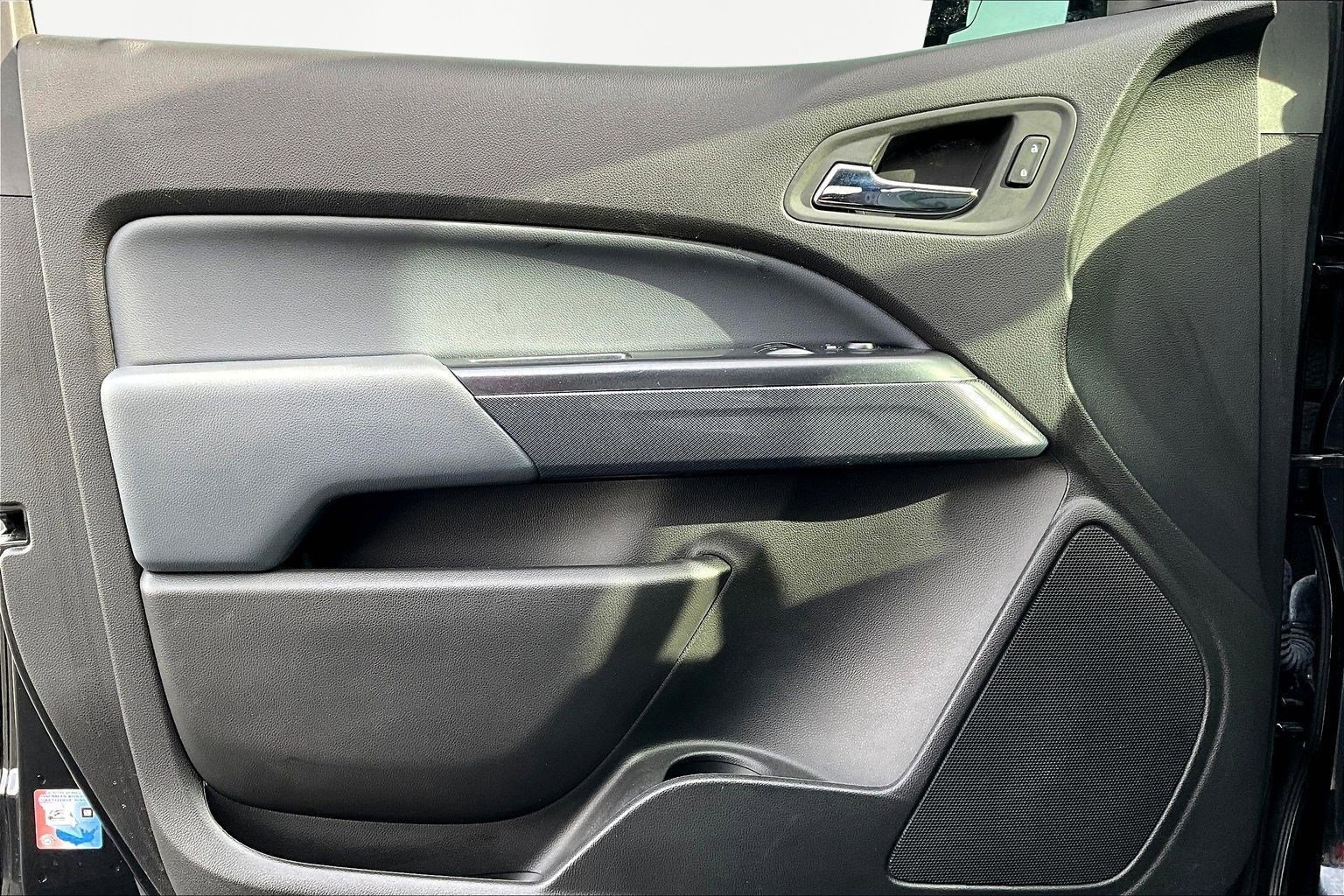 Used 2016 Chevrolet Colorado Z71 w/ Z71 Midnight Edition image 22