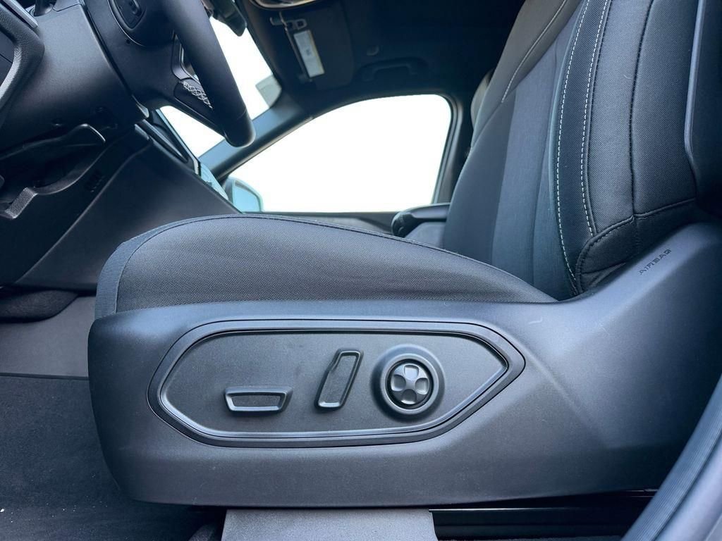 New 2025 Jeep Grand Cherokee Laredo X w/ Luxury Tech Group I image 10