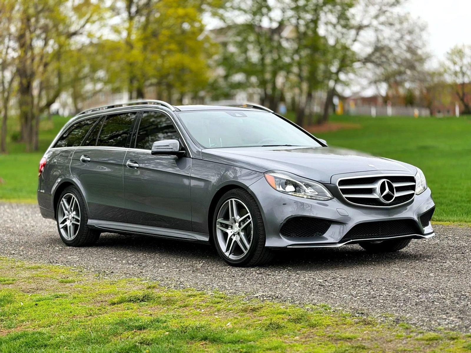 Used 2016 Mercedes-Benz E 350 4MATIC Wagon image 2