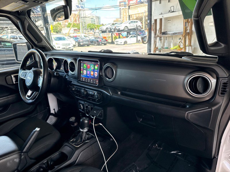 Used 2019 Jeep Wrangler Unlimited Sahara AWD/4WD image 25