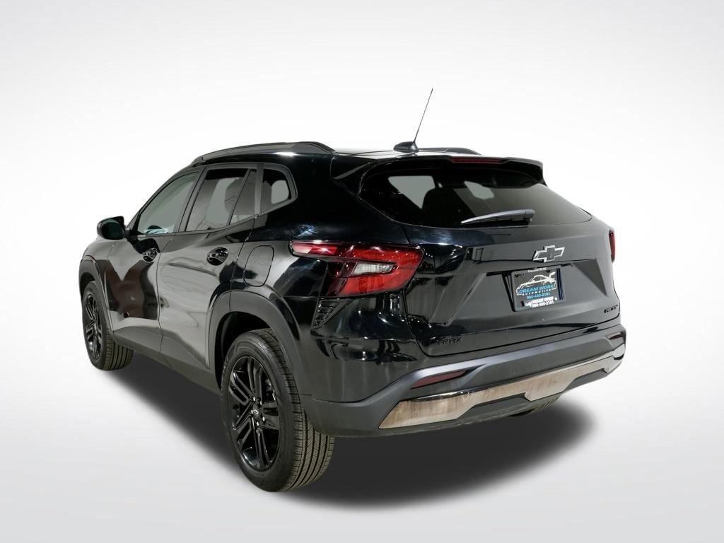 Used 2024 Chevrolet Trax ACTIV w/ Sunroof Package image 7