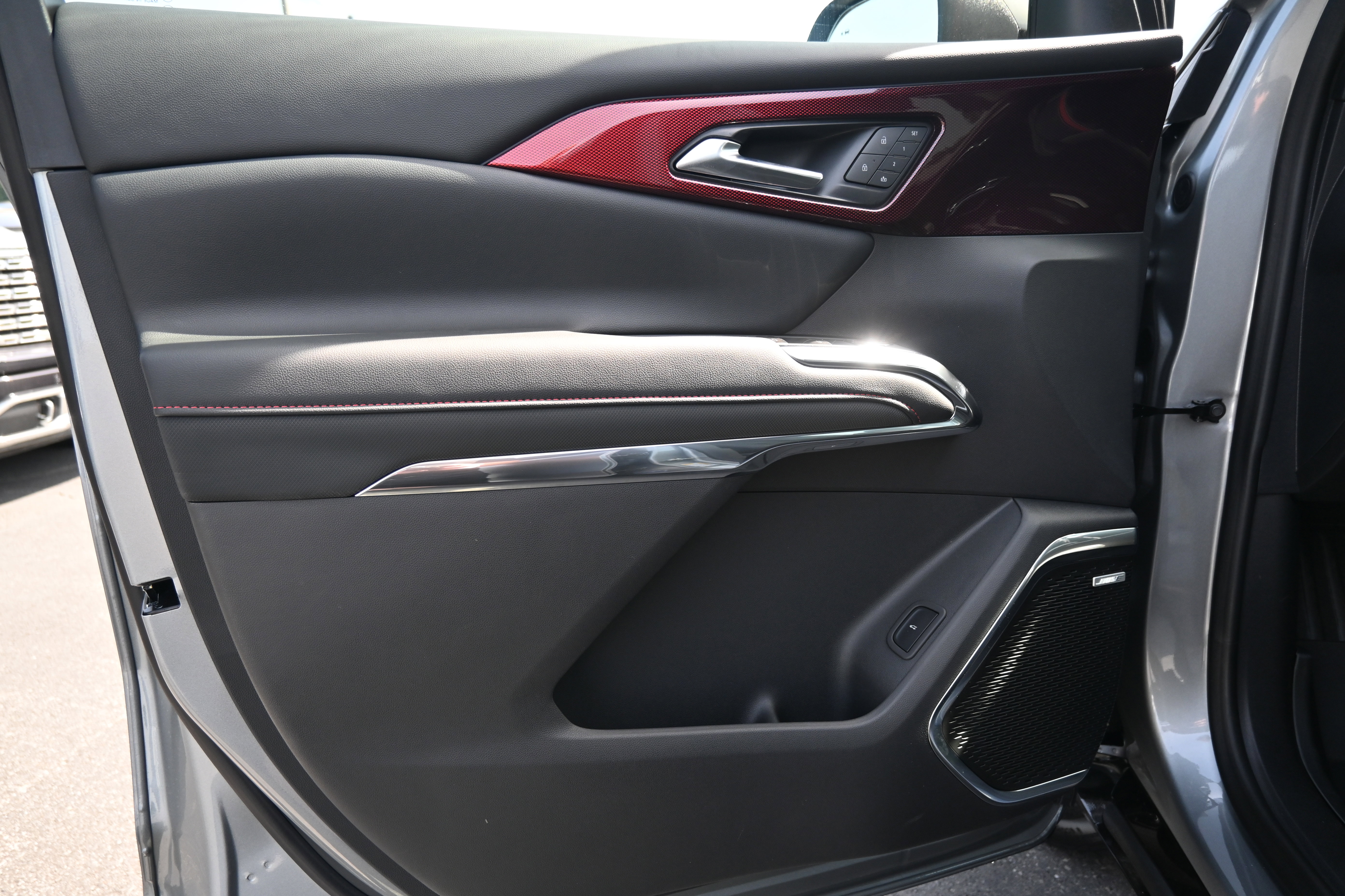 New 2026 Chevrolet Traverse RS w/ LPO, Floor Liner Package FWD image 30
