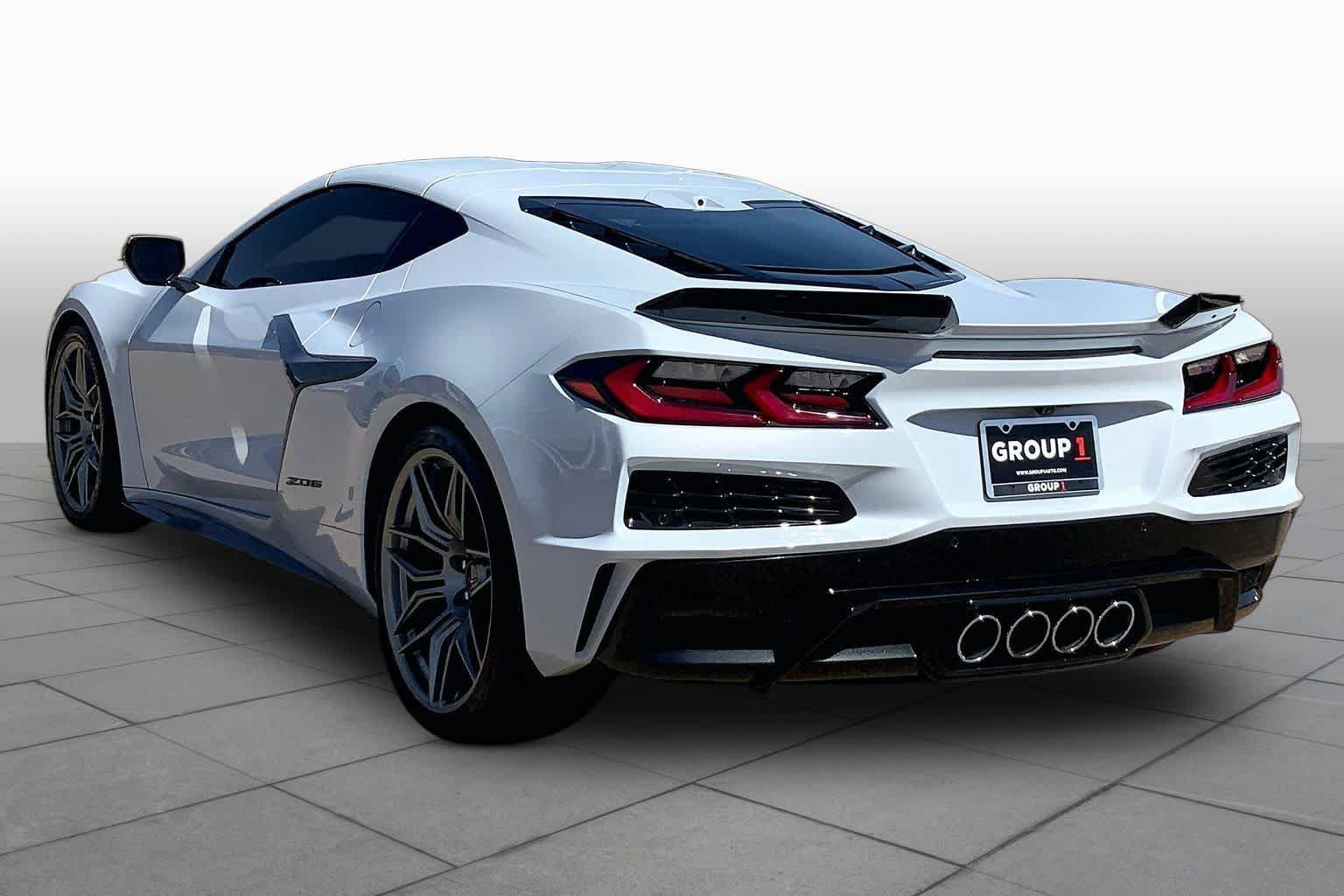 Used 2024 Chevrolet Corvette Z06 RWD image 12