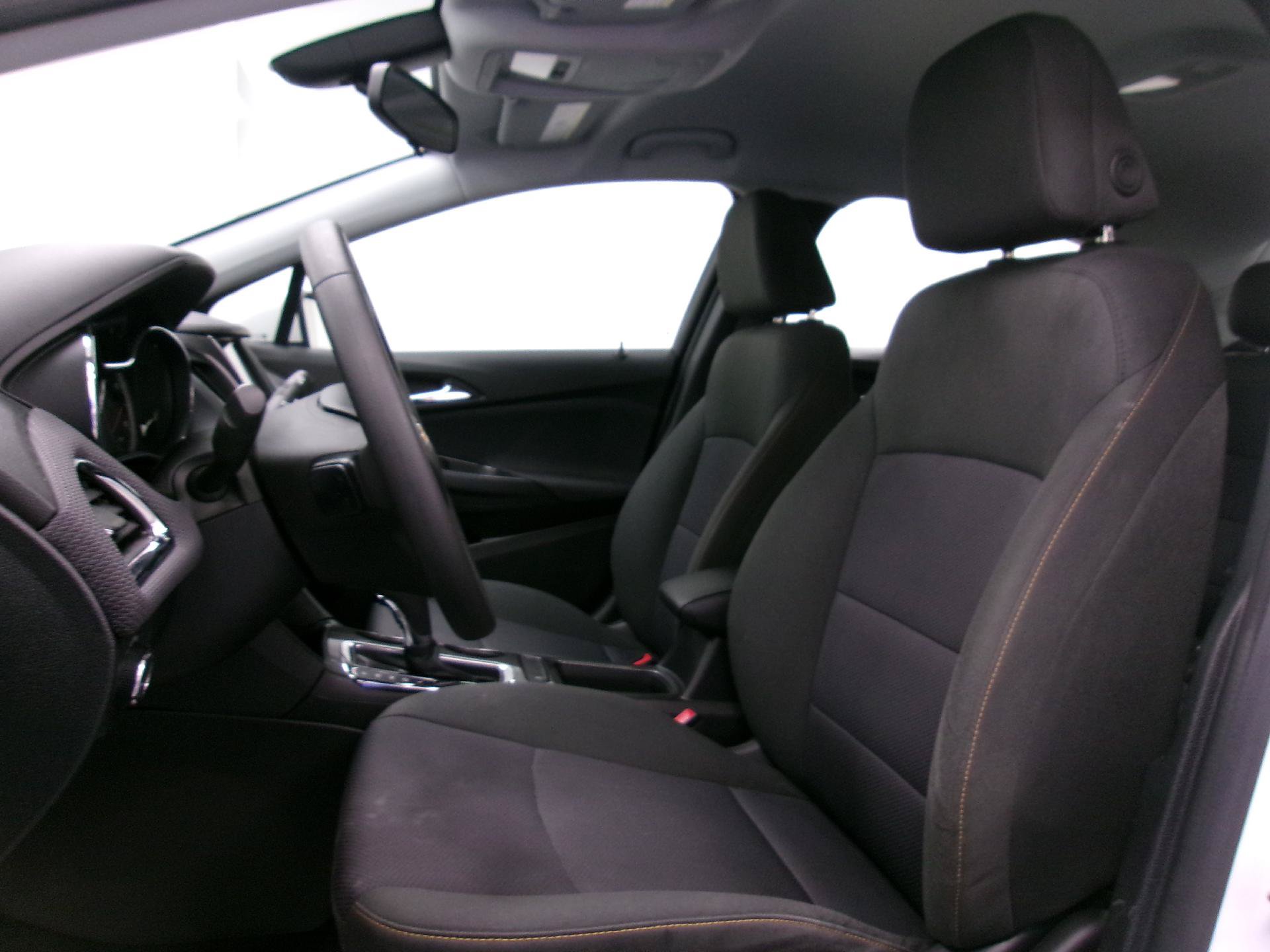Used 2019 Chevrolet Cruze LS w/ LS Convenience Package FWD image 8