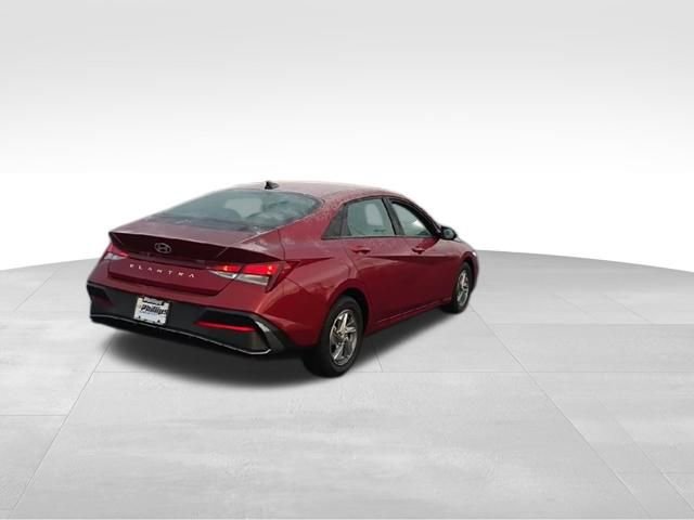 Used 2025 Hyundai Elantra SE image 10