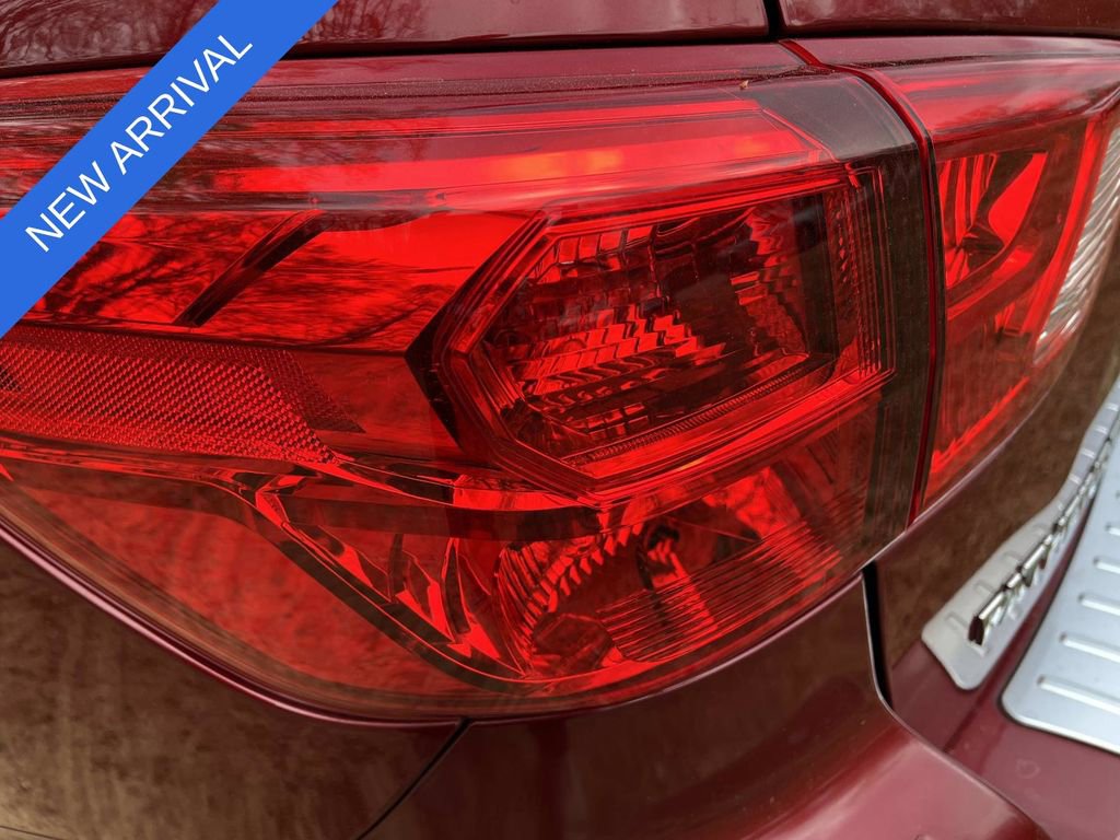 Used 2019 Nissan Pathfinder SV w/ Cargo Package image 10