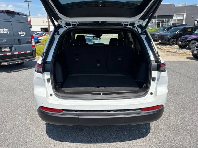 New 2026 Jeep Grand Cherokee Limited AWD/4WD image 7