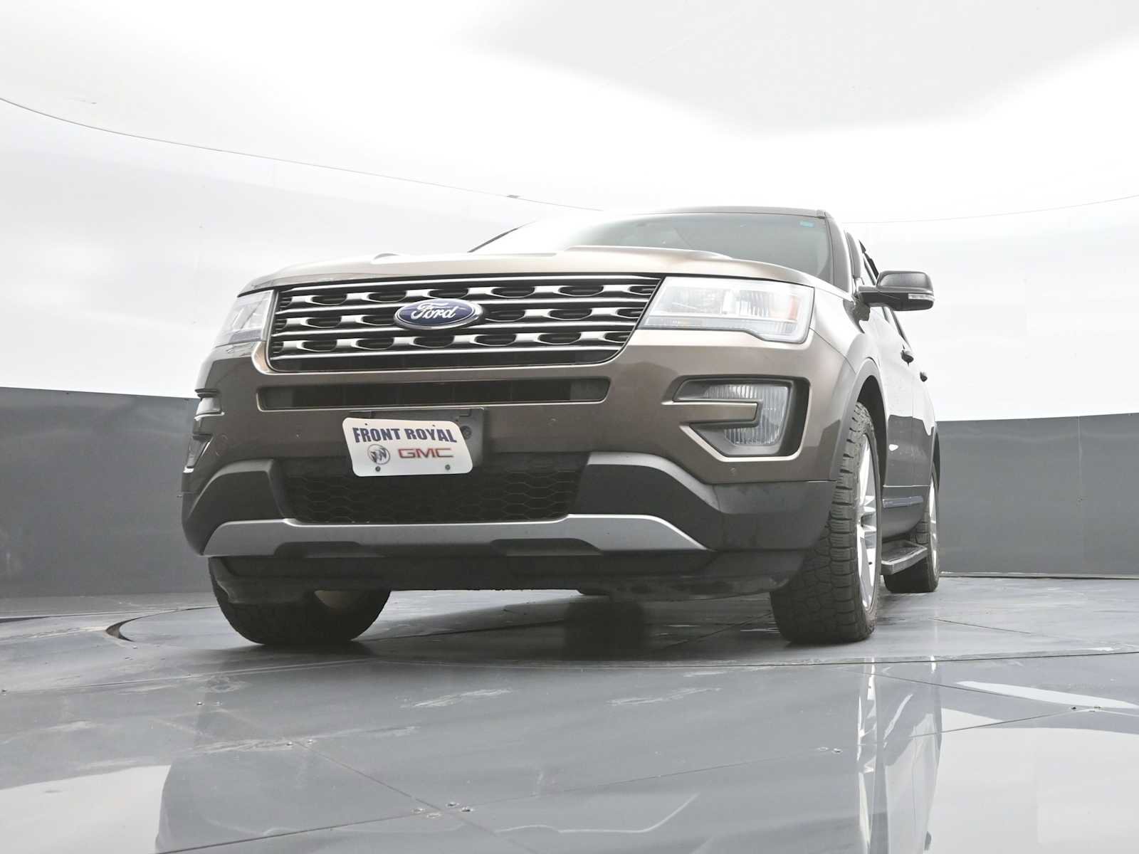 Used 2016 Ford Explorer XLT w/ Equipment Group 202A AWD/4WD image 36