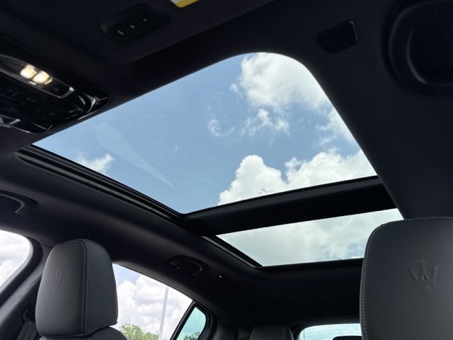 New 2025 Maserati Grecale Trofeo image 26