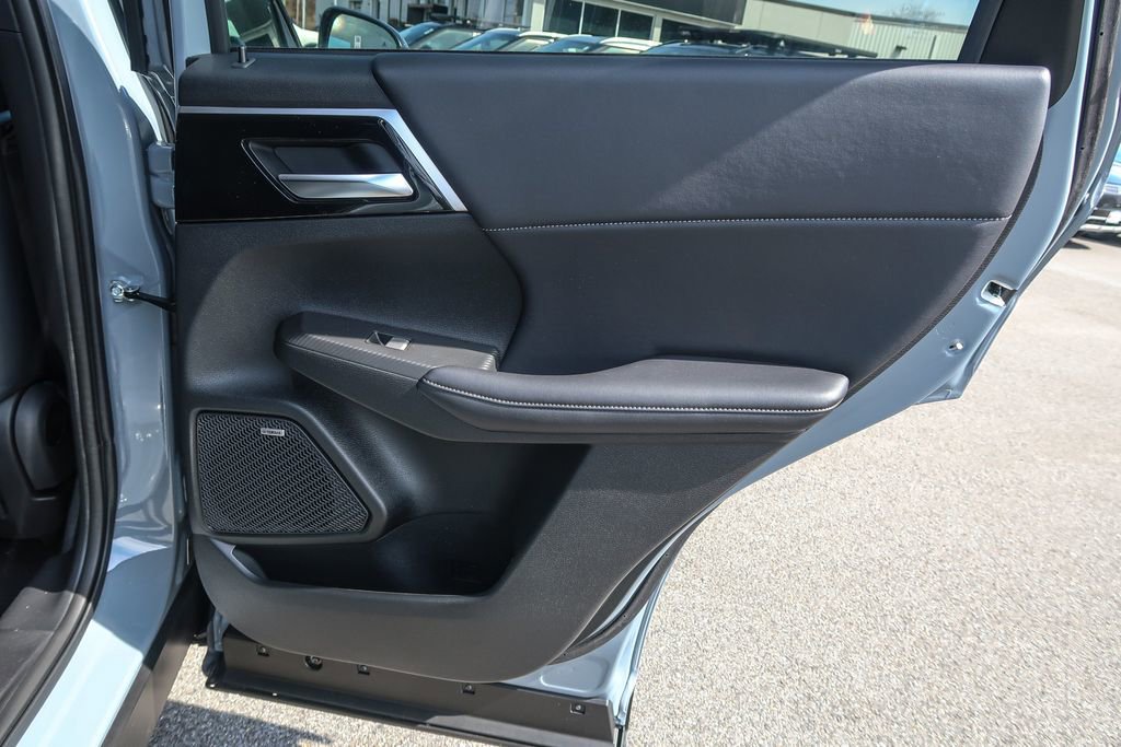 New 2026 Mitsubishi Outlander AWD image 17