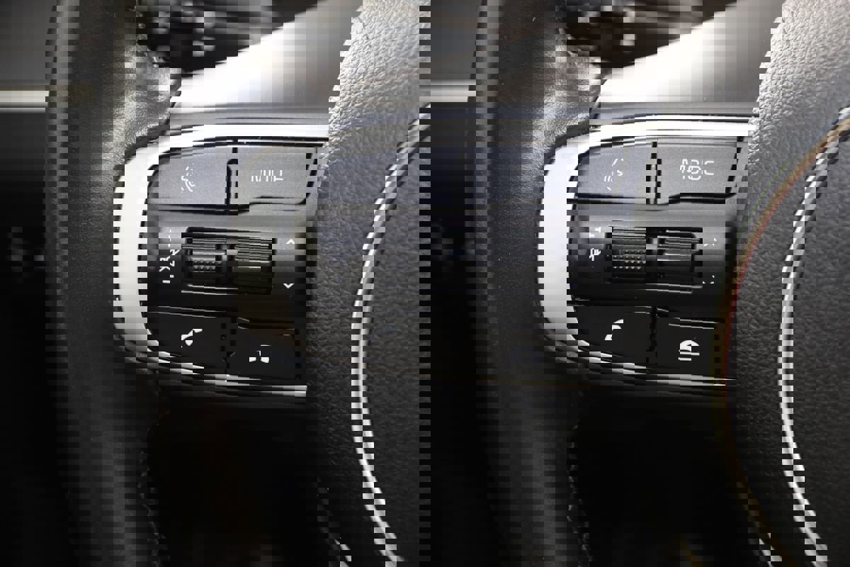 Used 2023 Kia K5 GT-Line image 38