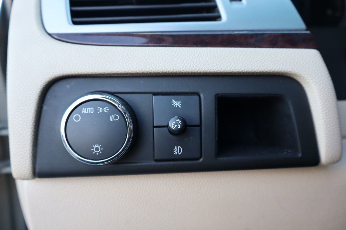 Used 2007 Cadillac Escalade AWD w/ Information Package image 17