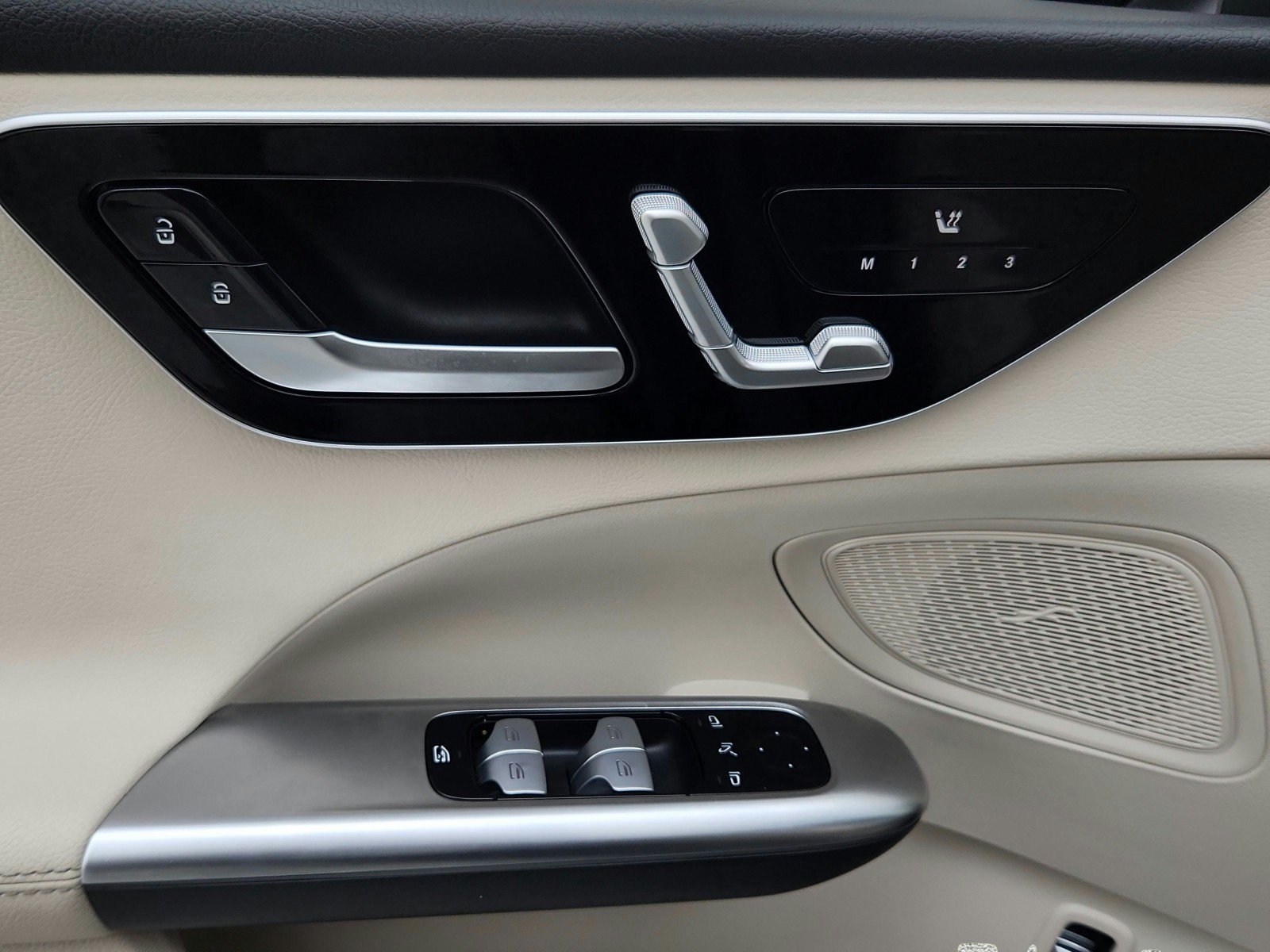 Certified 2023 Mercedes-Benz C 300 Sedan w/ Exclusive Trim Package image 25