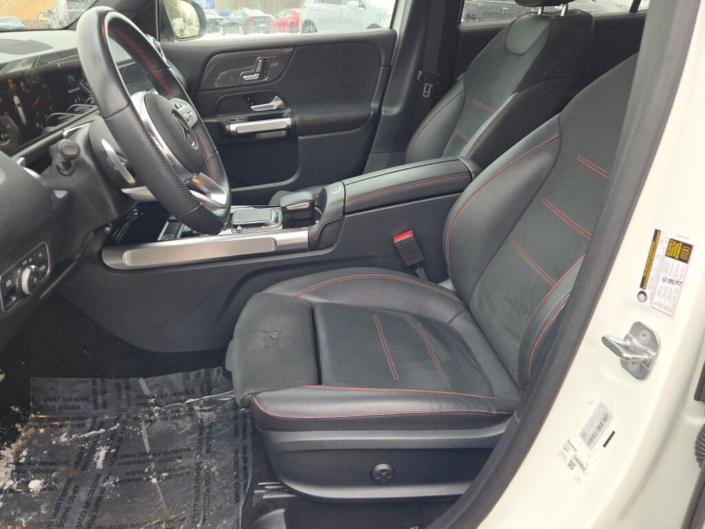 Used 2023 Mercedes-Benz GLB 250 image 24