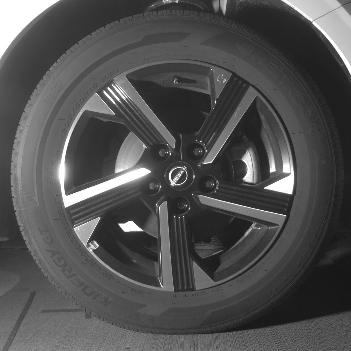 Used 2025 Nissan Sentra SV image 13