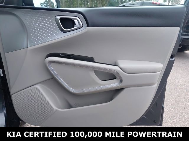 Used 2025 Kia Soul LX FWD image 23