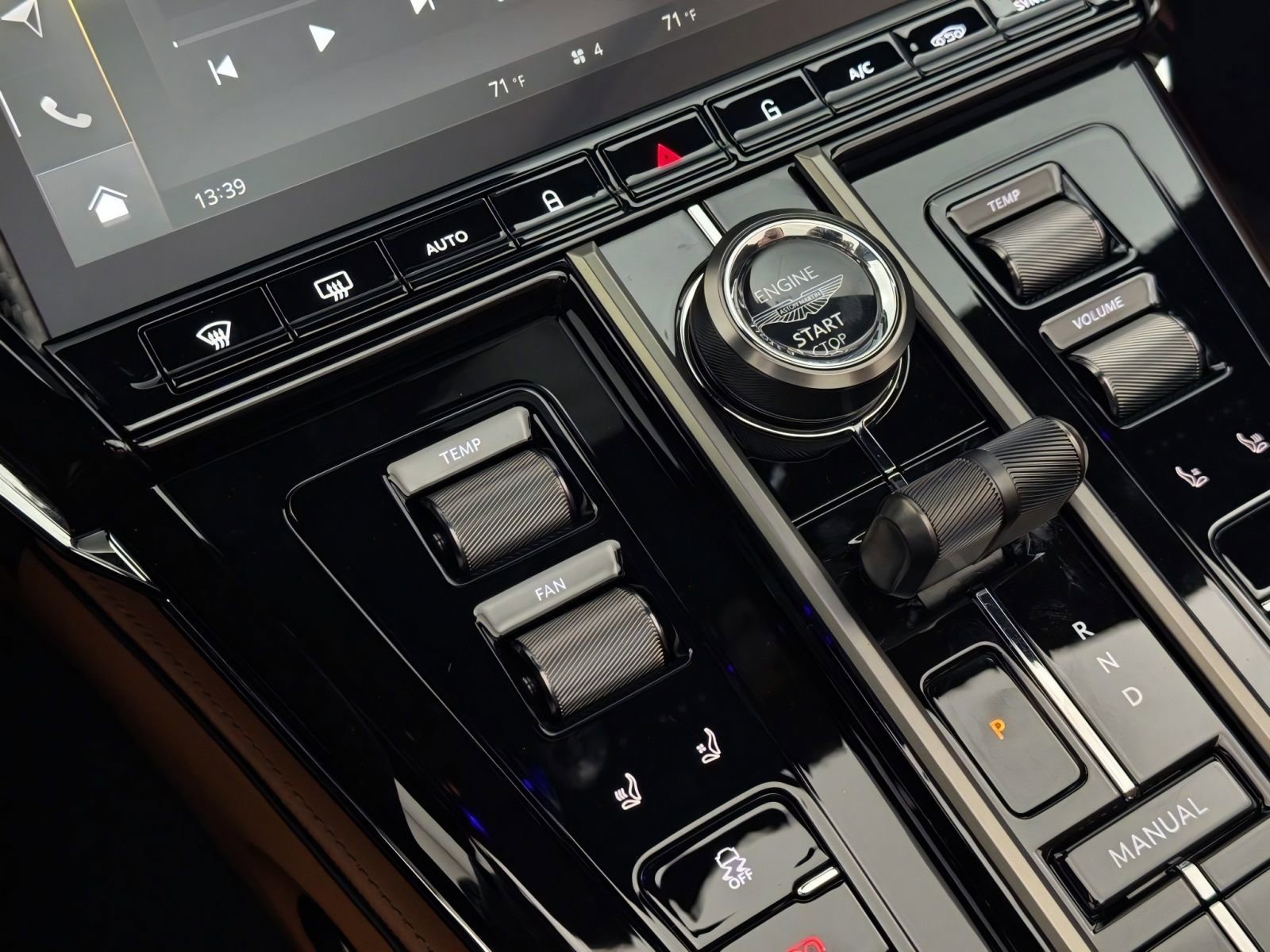 New 2026 Aston Martin V8 Vantage Convertible RWD image 23
