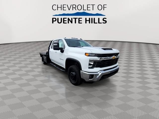 Used 2024 Chevrolet Silverado 3500 LT w/ Convenience Package AWD/4WD image 2