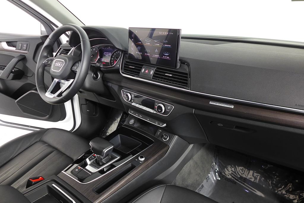 Used 2022 Audi Q5 2.0T Premium w/ Convenience Package image 13