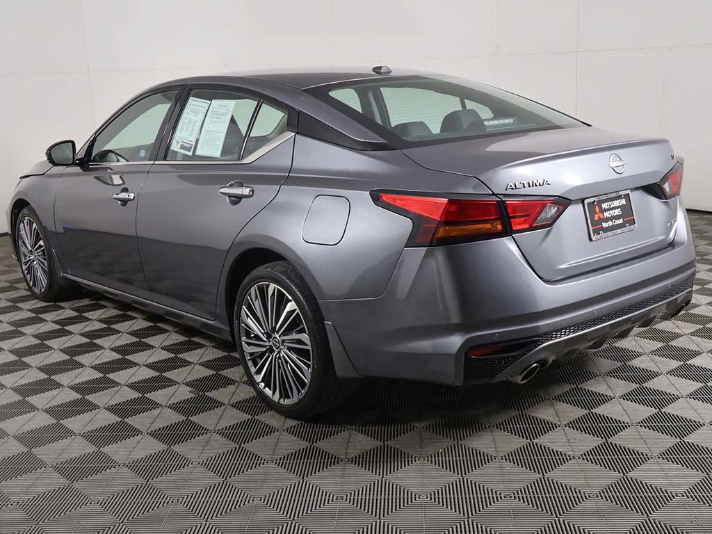 Used 2024 Nissan Altima 2.5 SL AWD/4WD image 10