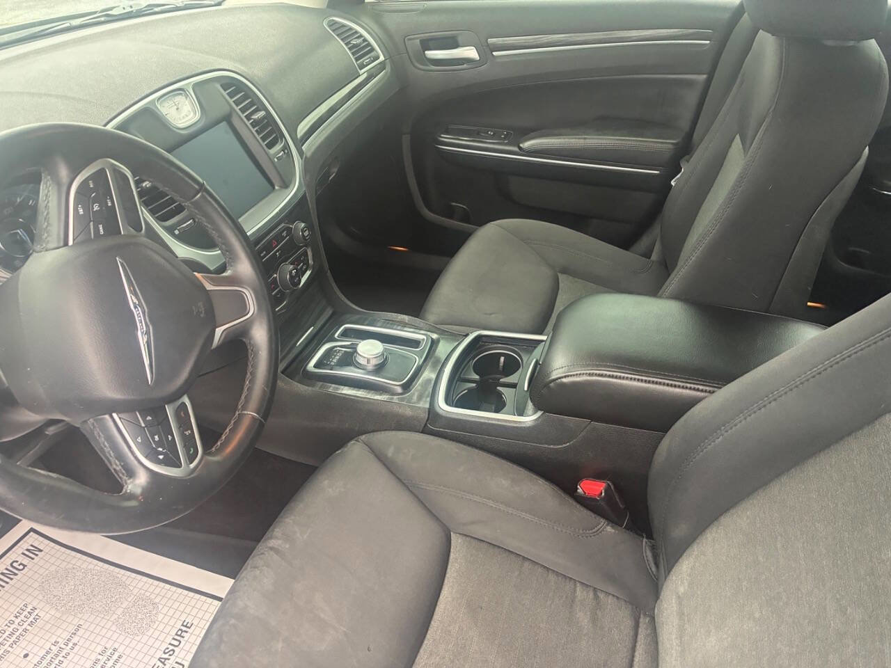 Used 2018 Chrysler 300 Touring w/ Sport Appearance Package image 5