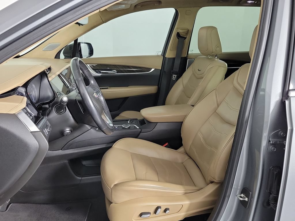 Certified 2023 Cadillac XT6 Premium Luxury w/ Platinum Package FWD image 17