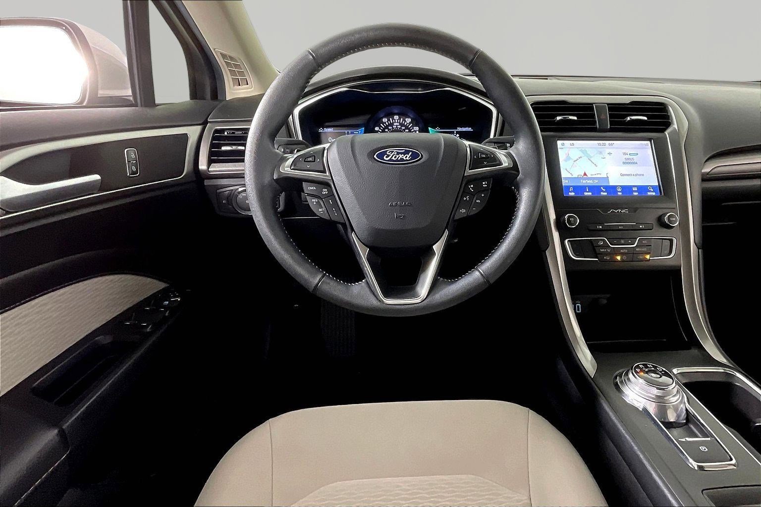 Used 2019 Ford Fusion SE w/ Equipment Group 151A image 8