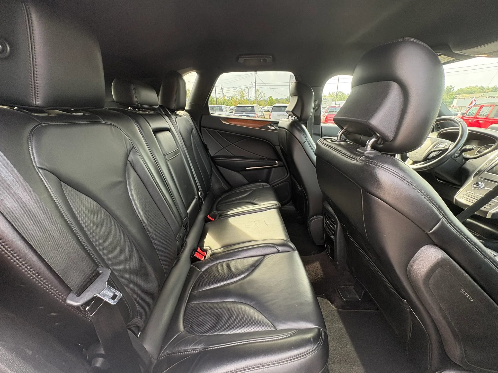 Used 2018 Lincoln MKC Select w/ Select Plus Package FWD image 26