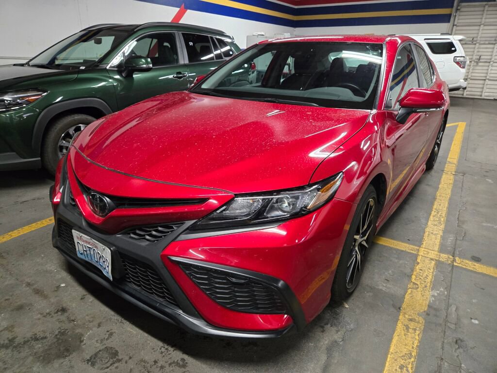Used 2024 Toyota Camry SE w/ Cold Weather Package image 1