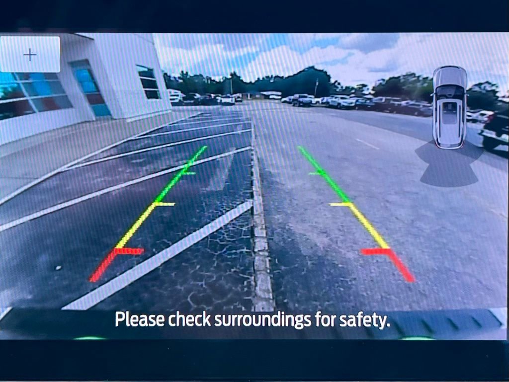 Used 2023 Ford Explorer XLT w/ Equipment Group 202A image 7