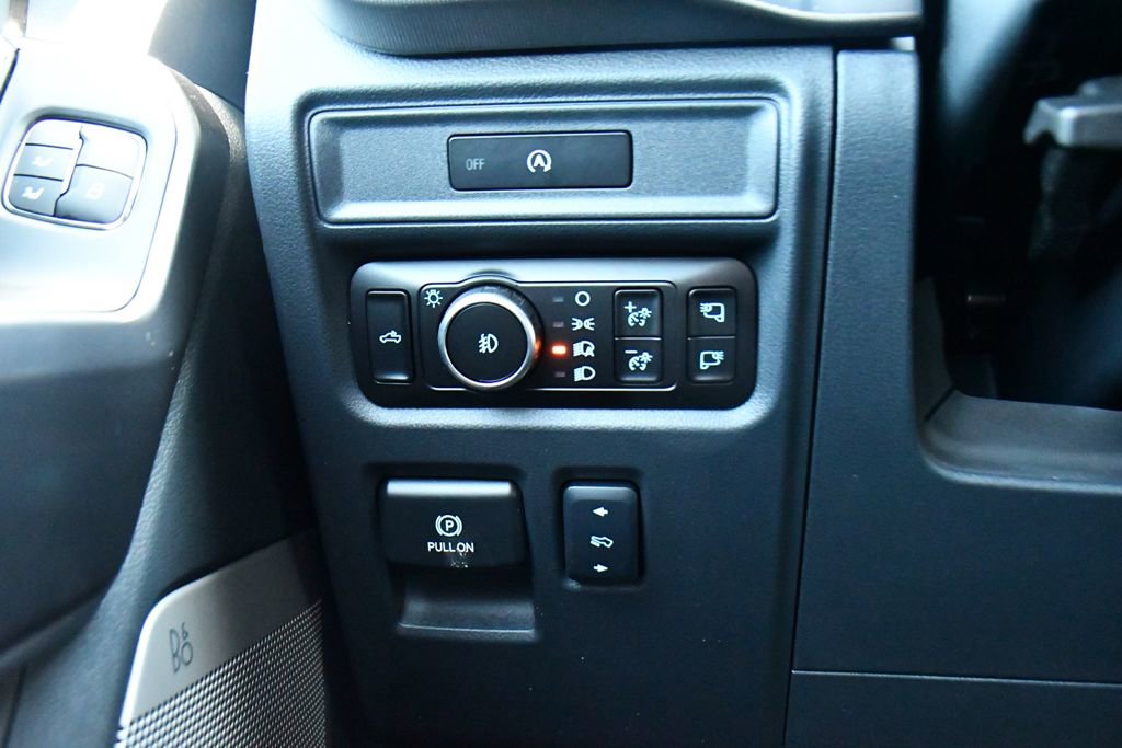 Used 2025 Ford F150 Lariat AWD/4WD image 38