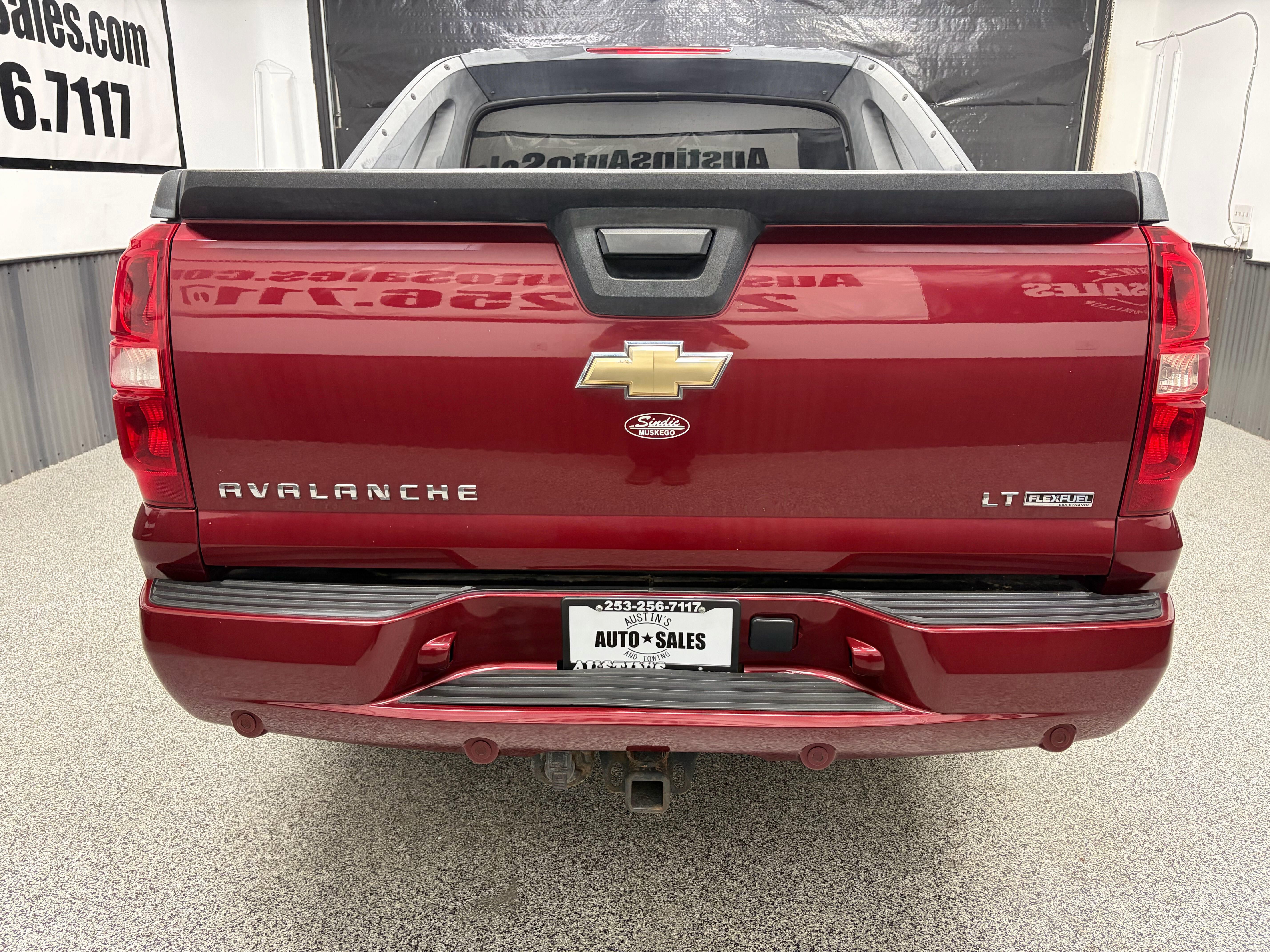 Used 2009 Chevrolet Avalanche LS AWD/4WD image 4