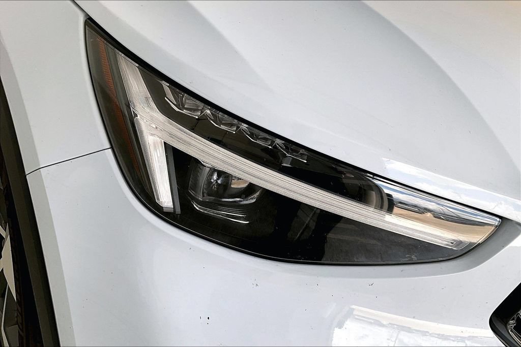 Used 2026 Volvo XC40 B5 Plus AWD/4WD image 38