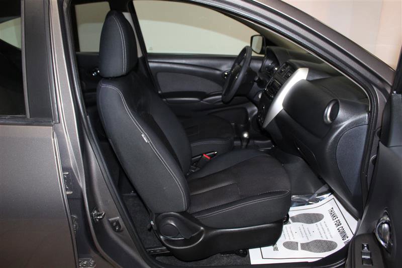 Used 2015 Nissan Versa SV FWD image 23
