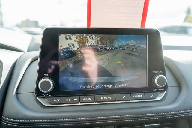 Certified 2025 Nissan Rogue SV image 26