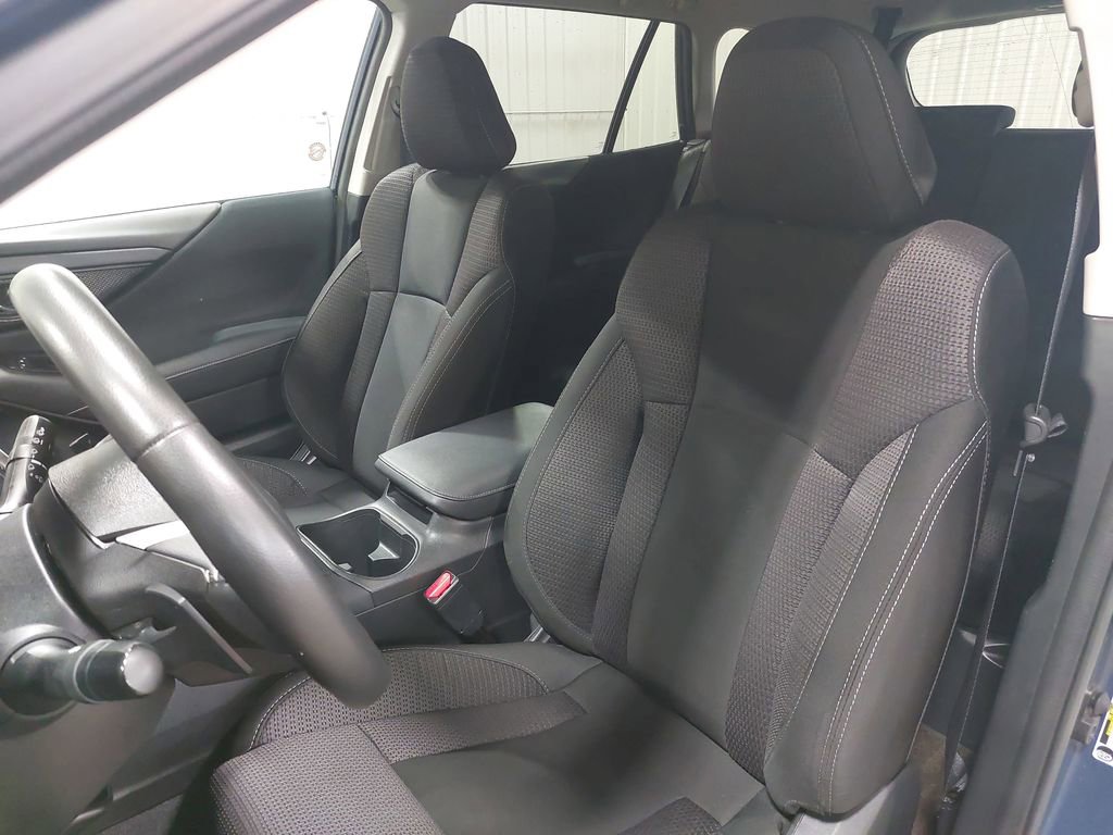 Used 2025 Subaru Outback Premium AWD/4WD image 15
