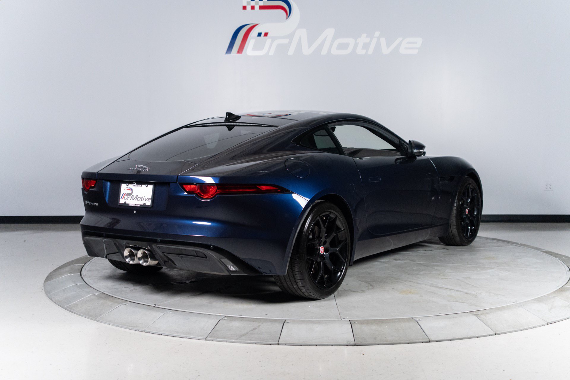 Used 2018 Jaguar F-TYPE Coupe RWD image 22