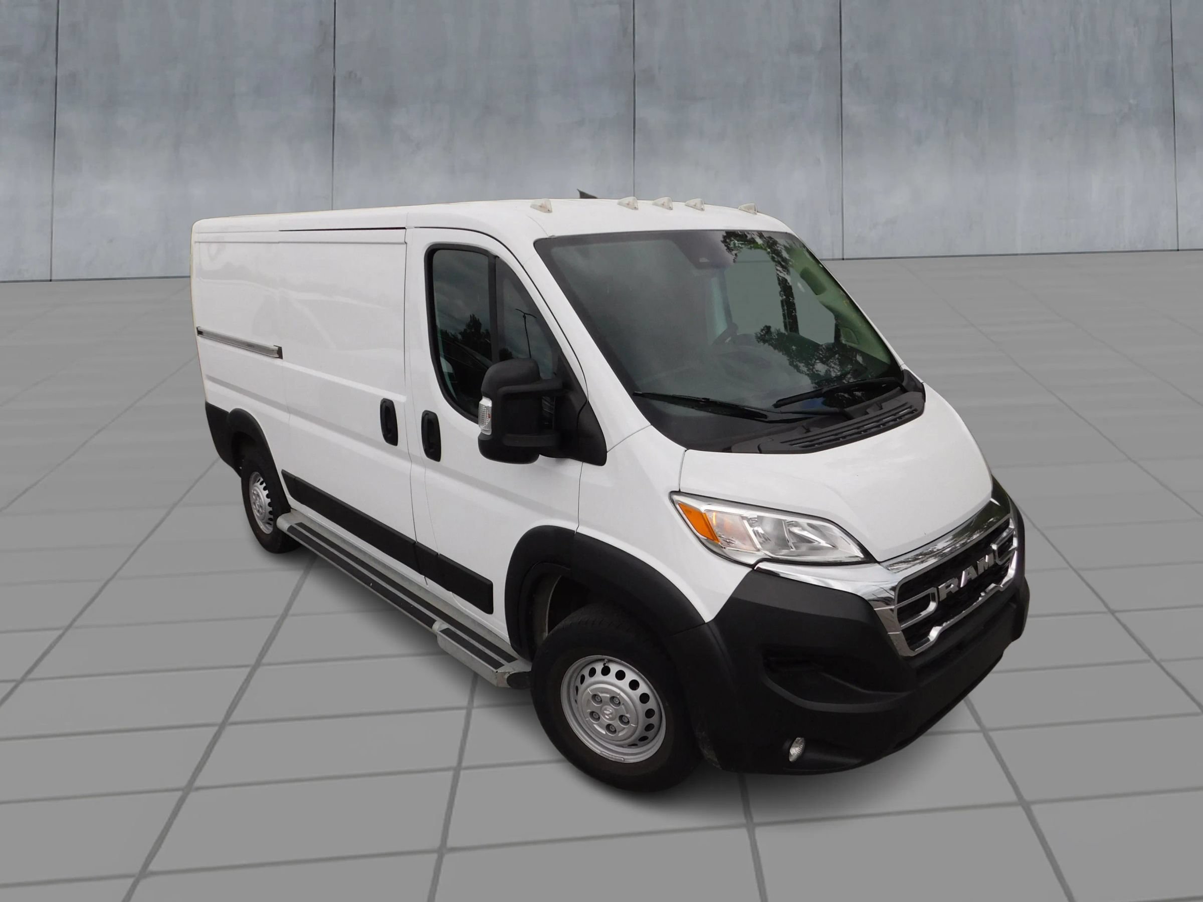 Used 2025 RAM ProMaster 2500 w/ U-Haul Equipment Group FWD image 2