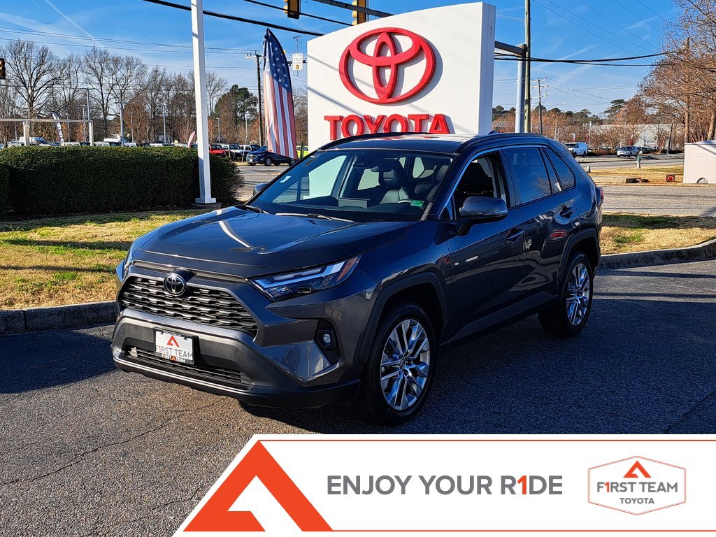 Used 2022 Toyota RAV4 XLE Premium image 1