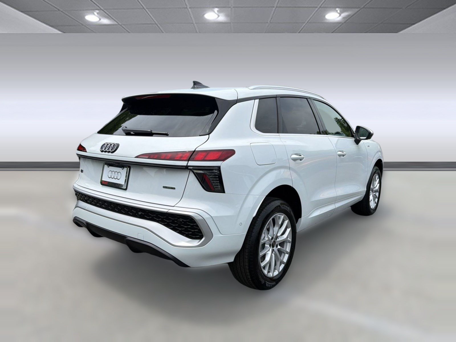 New 2026 Audi Q3 quattro 2.0T w/ Driver Assistance Package AWD/4WD image 9