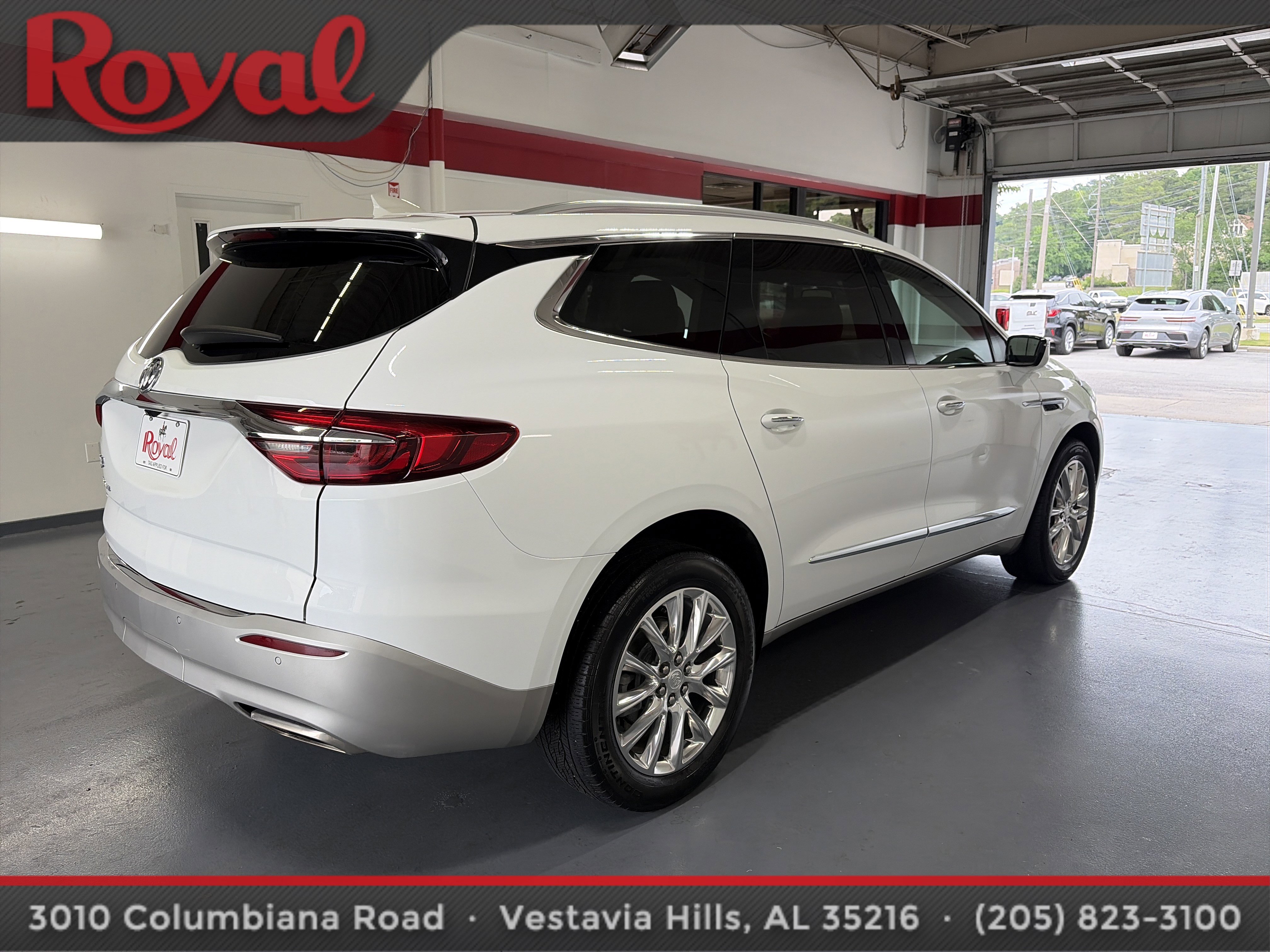Used 2021 Buick Enclave Essence w/ Sound and Sites Package FWD image 7