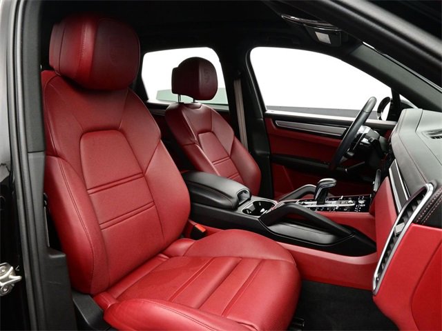 Certified 2023 Porsche Cayenne Platinum Edition image 18