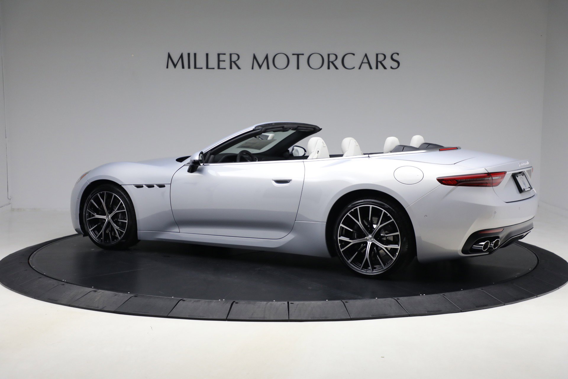 New 2026 Maserati GranCabrio Modena image 3