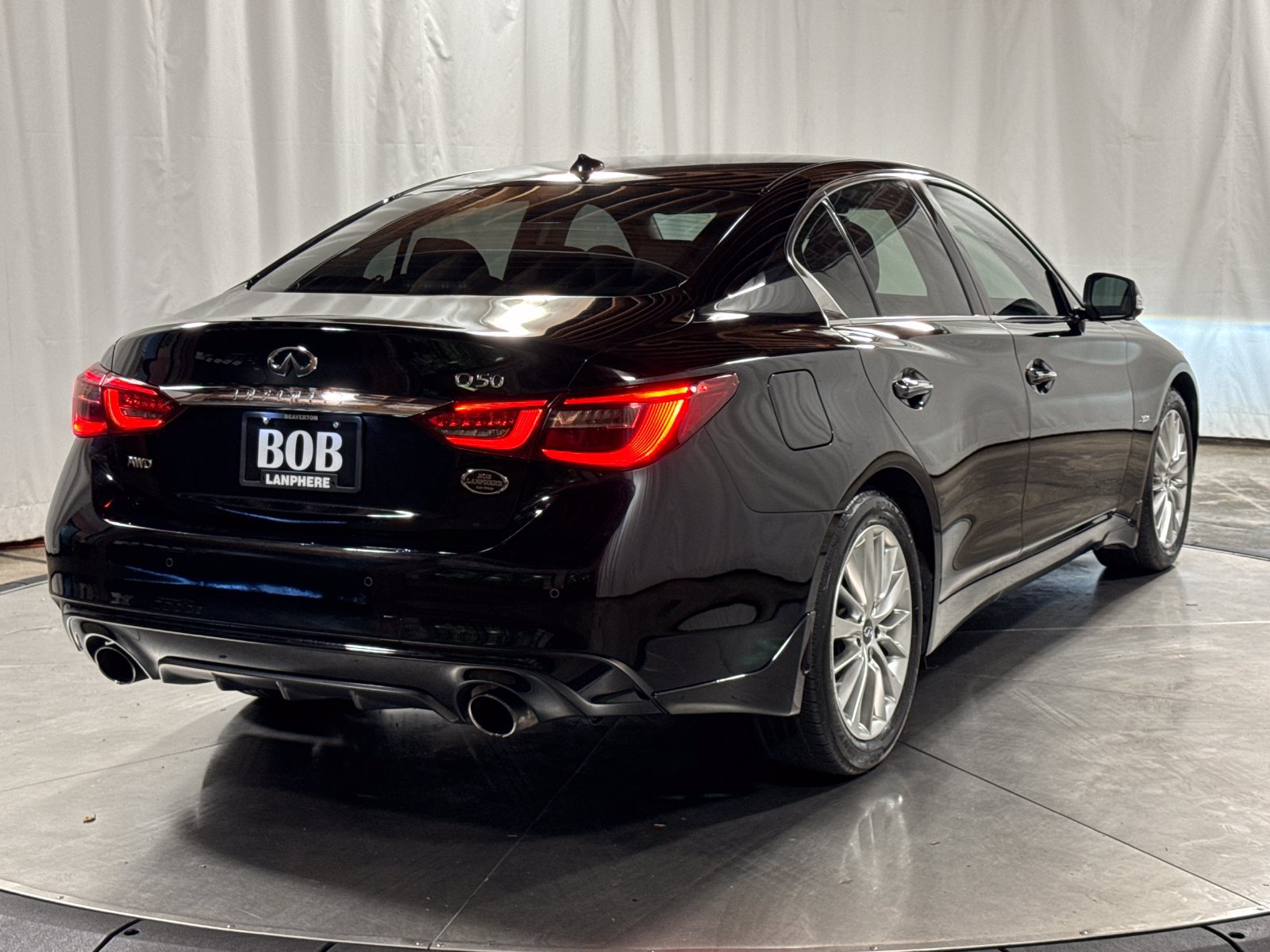 Used 2018 INFINITI Q50 Luxe w/ Essential Package (3.0T Luxe) AWD/4WD image 10