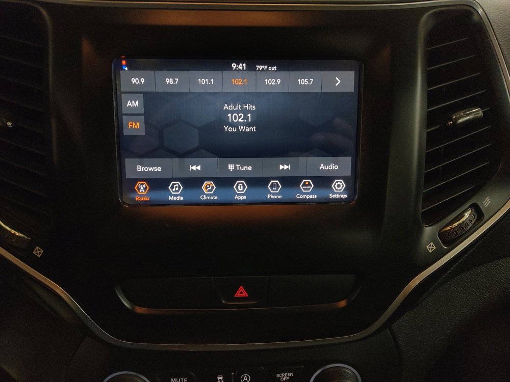 Used 2020 Jeep Cherokee Latitude image 25